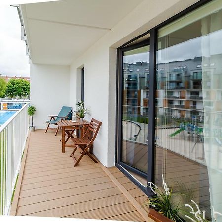Apartamenty Familijne- Os Feniks Kolobrzeg Bagian luar foto