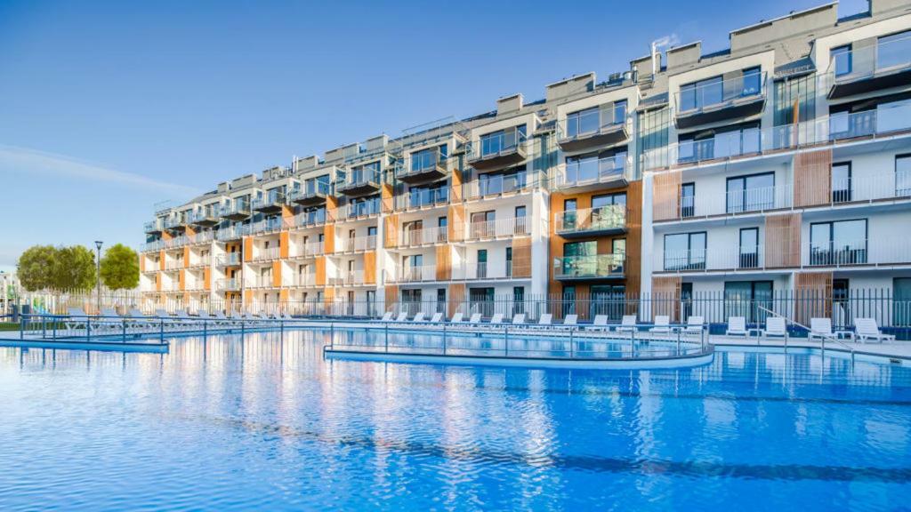Apartamenty Familijne- Os Feniks Kolobrzeg Bagian luar foto